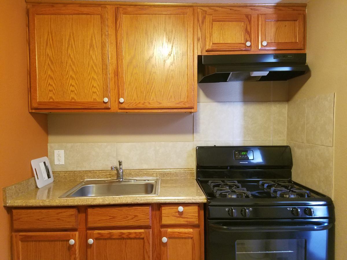 Deluxe Queen Room Kitchen