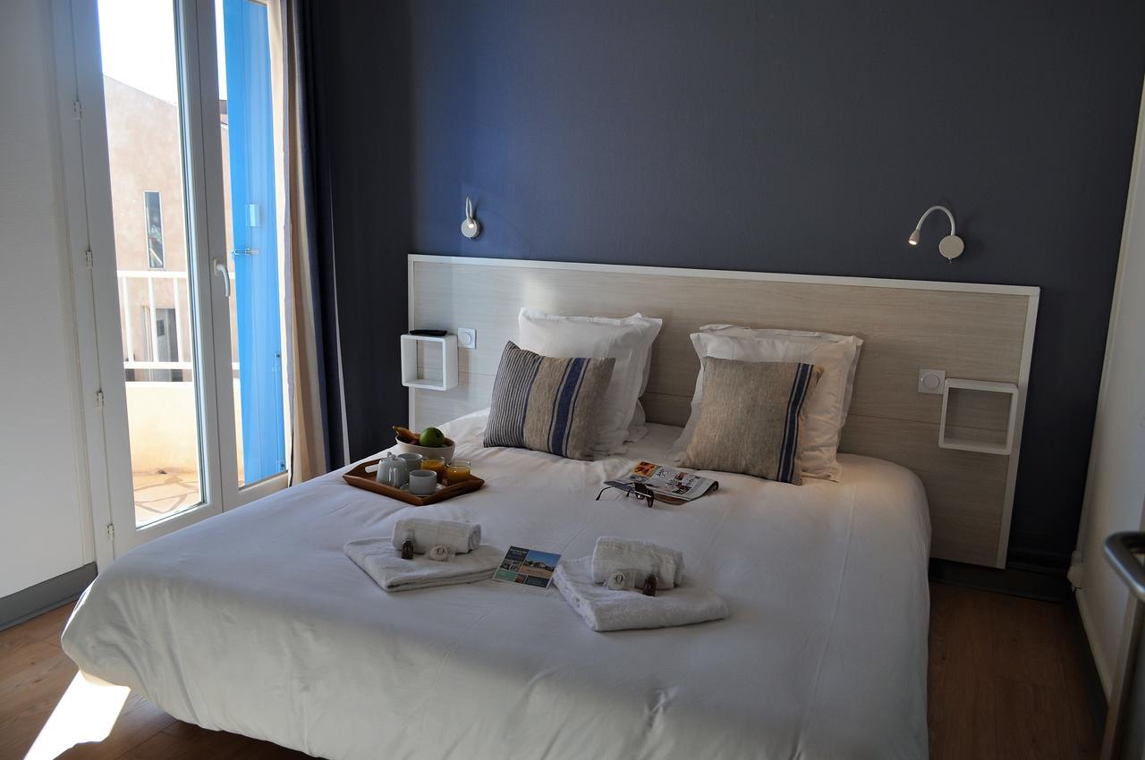 Double Room Balcony Sea Street View