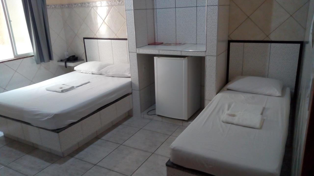 Quarto com 2 Camas de Solteiro