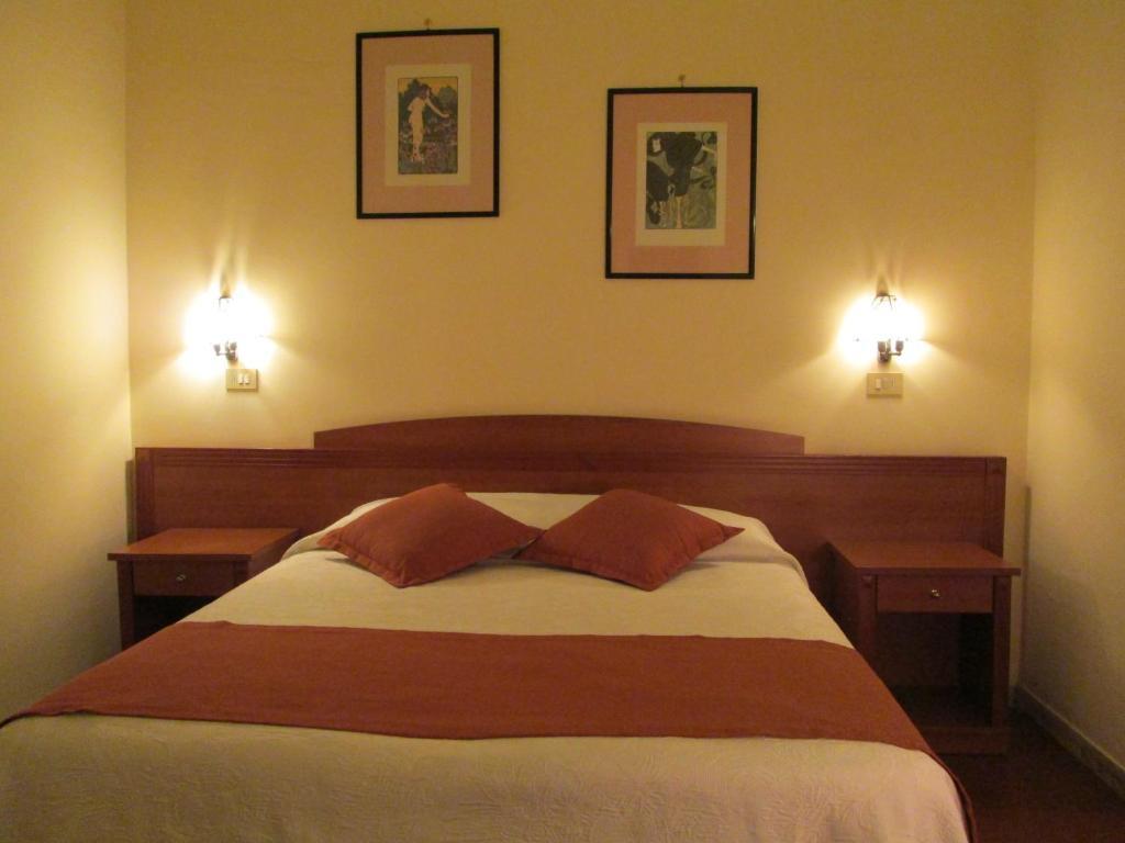 Double Room,765896896:JPEG