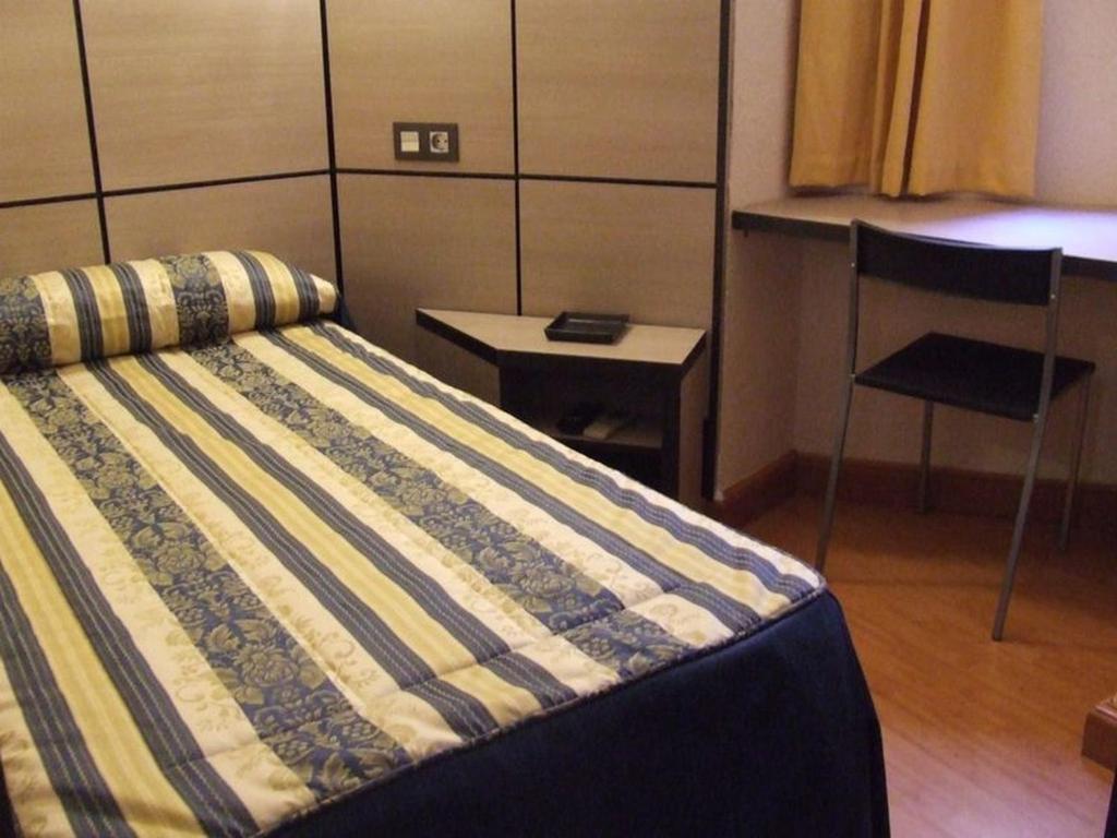 Eenpersoonskamer met Gedeelde Badkamer