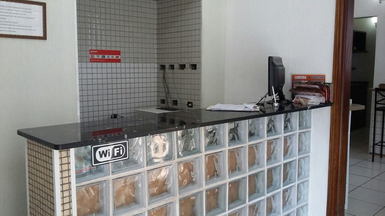Quarto Econômico com 2 Camas de Solteiro