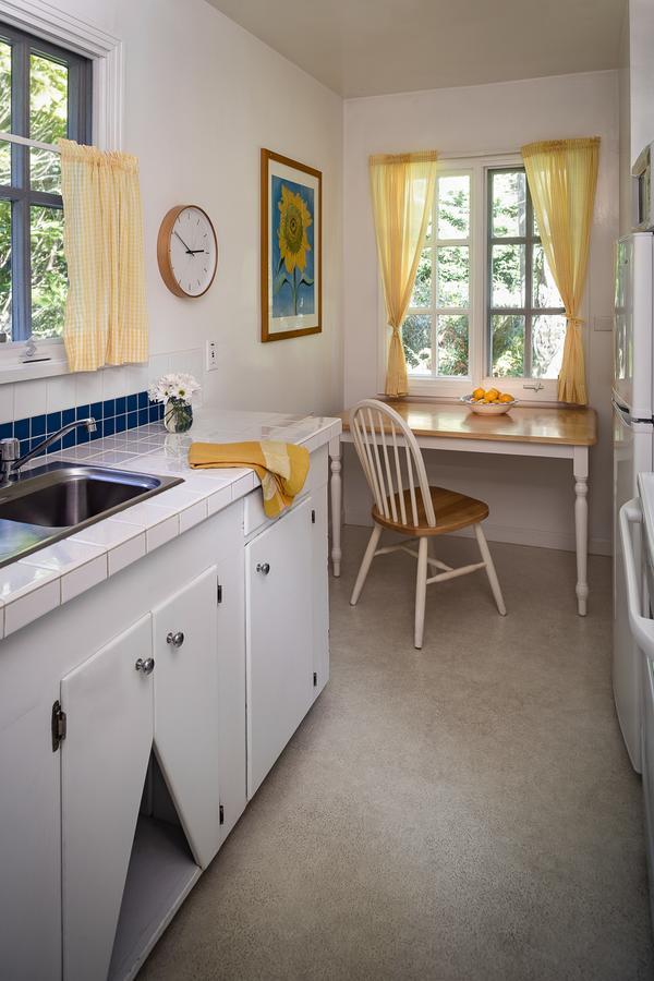 Deluxe Queen Suite