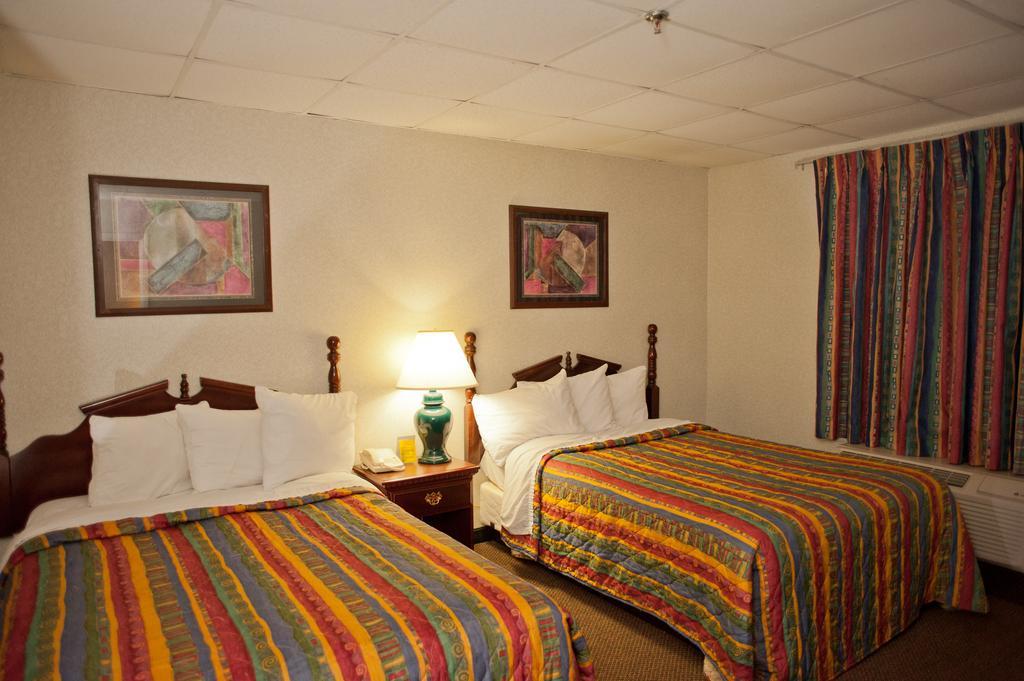 Double Room with Two Double Beds - Smoking