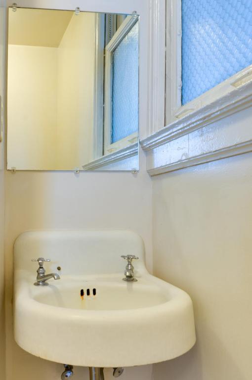 Habitación Estándar con baño compartido - 1 cama doble