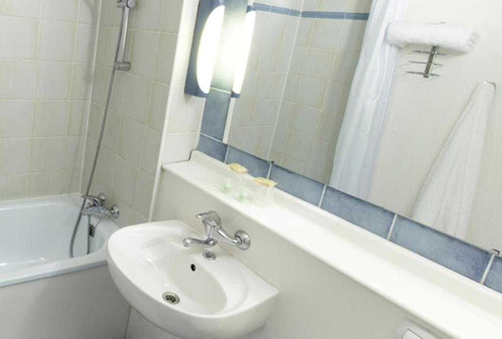 Twin Room,1264878469:JPEG