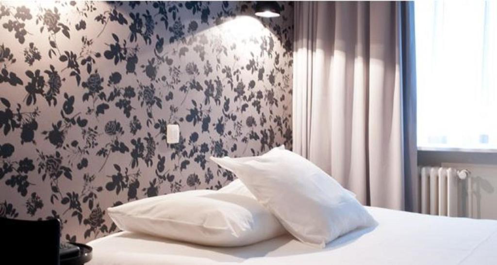 Double Room,1437887857:JPEG