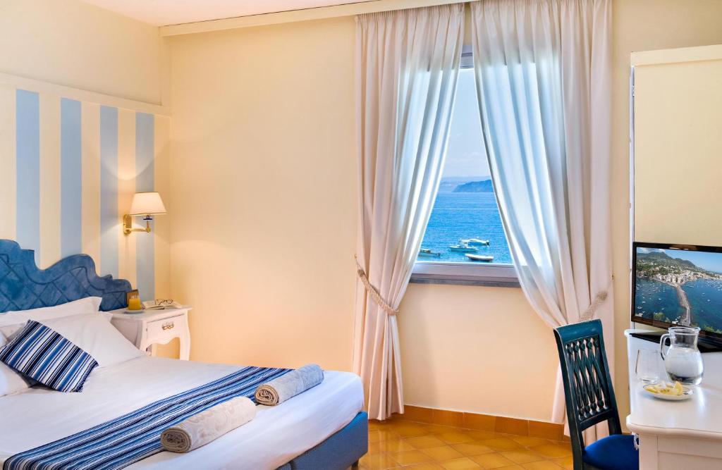 Double or Twin Room Sea View