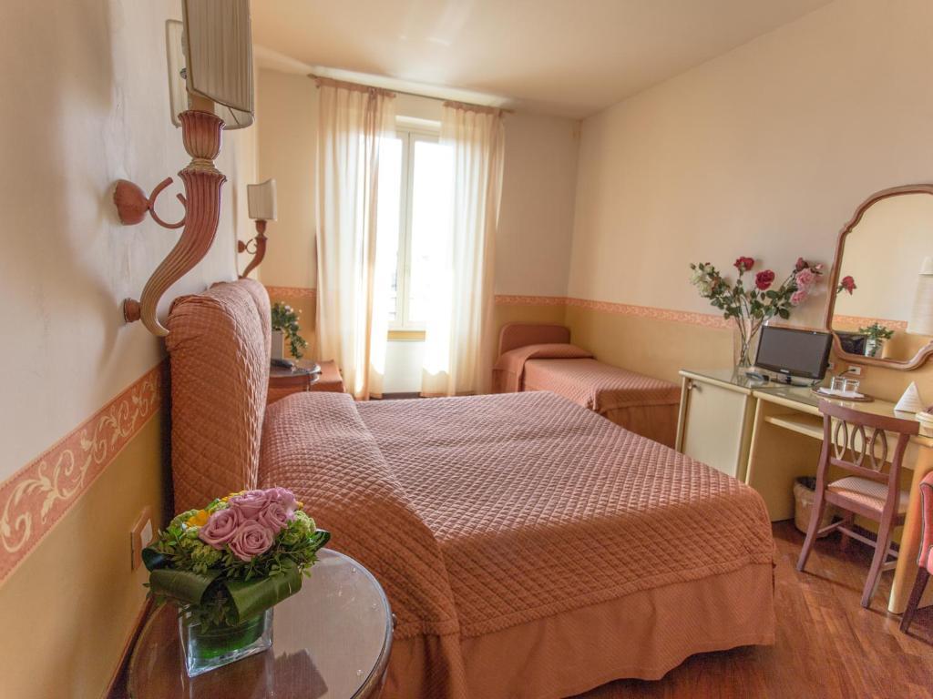 Classic Dreibettzimmer