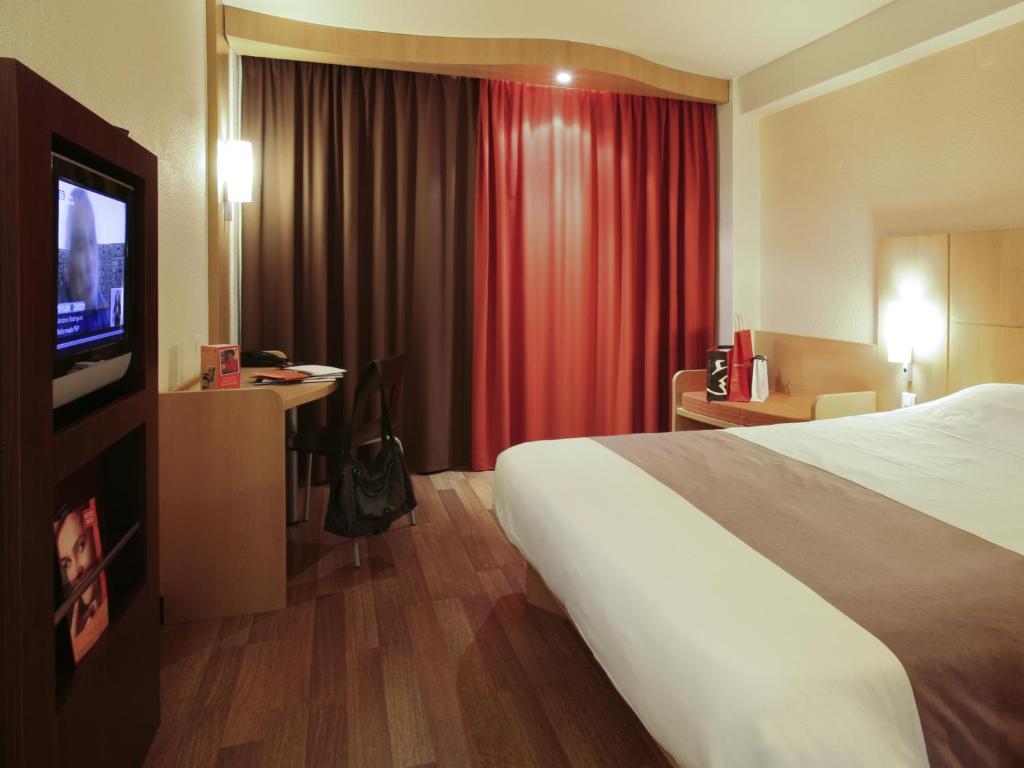 Standard Double Room,61322353:JPEG