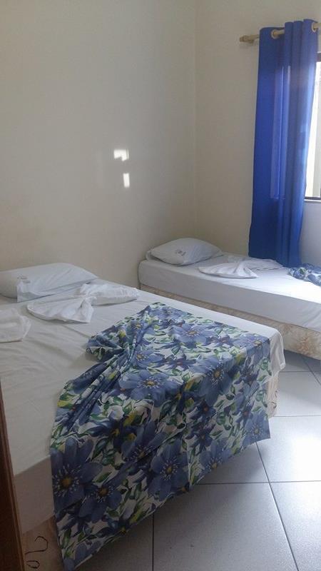 Quarto Triplo com Banheiro Privativo