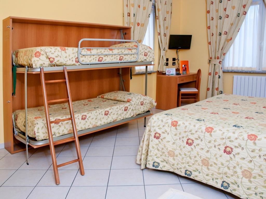 Quadruple Room Private Bathroom