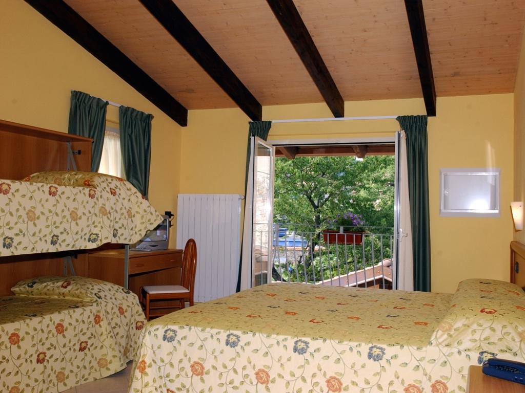 Quadruple Room Private Bathroom
