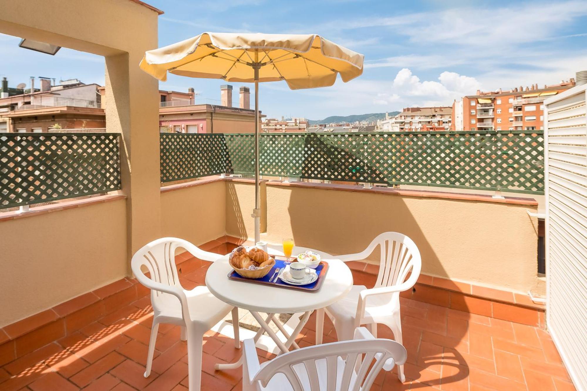 One-Bedroom Apartment Terrace