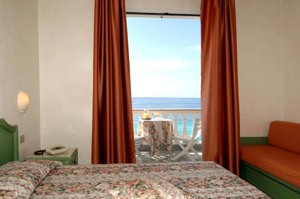 Double Room Balcony Sea View