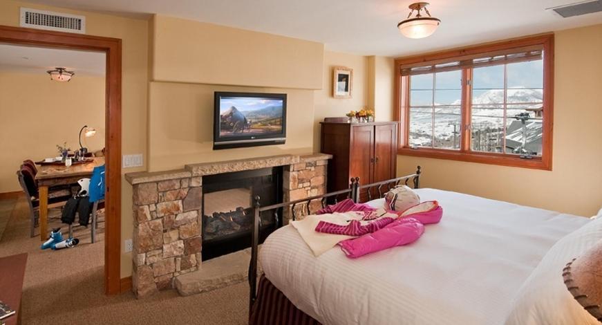 One-Bedroom Suite,61950028:JPEG