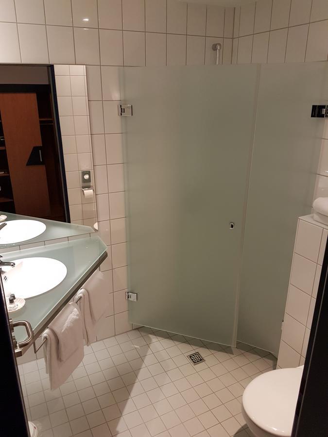 Double or Twin Room Bathroom