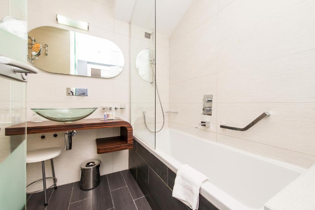 Habitación Doble Clásica con balcón - 1 o 2 camas