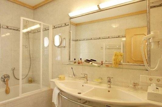 Family Room (4 Adults)