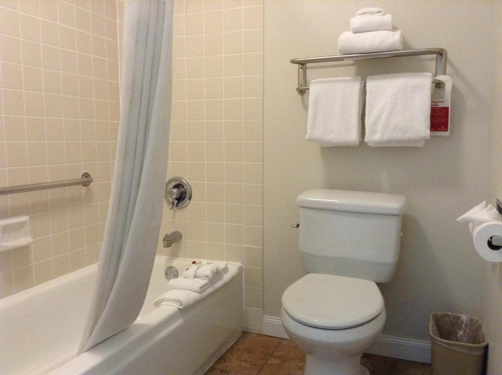 Queen Room with Two Queen Beds - Accessible/Non-Smoking