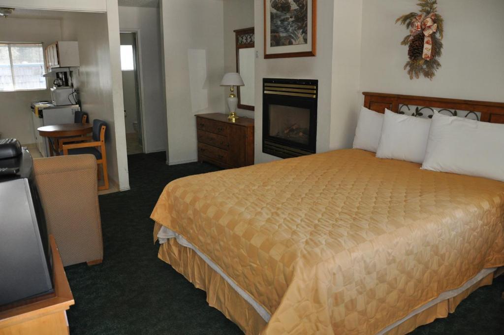 Mini Suite,766661740:JPEG