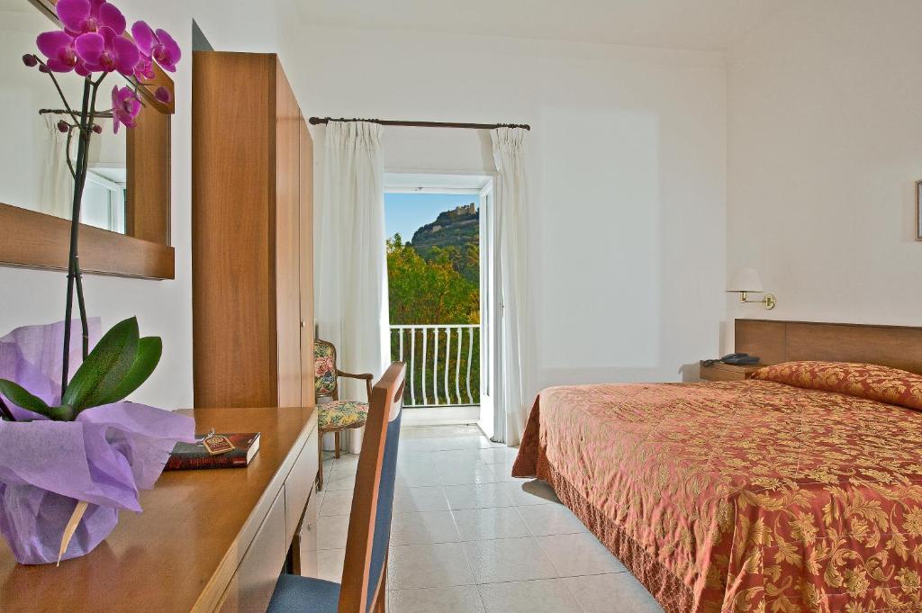 Standard Double Room,1580414451:JPEG