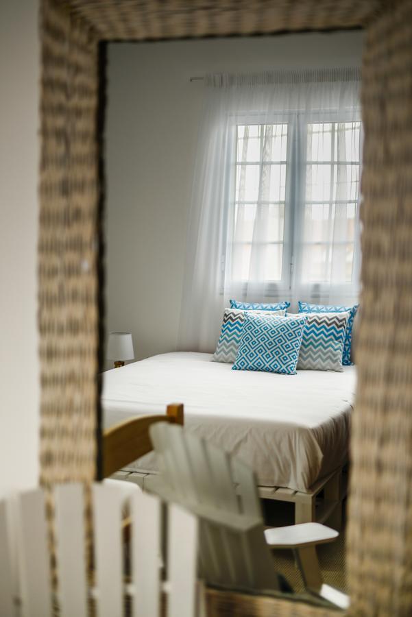 Quarto Triplo Básico com Casa de Banho Partilhada