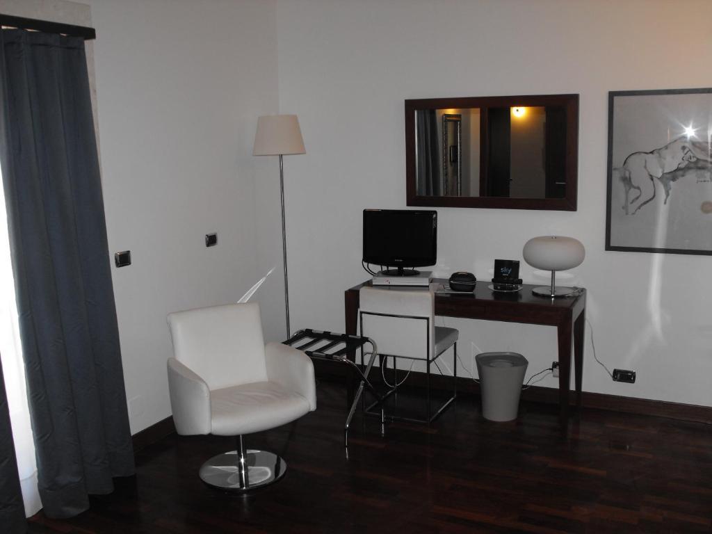 Deluxe Double or Twin Room Sea View