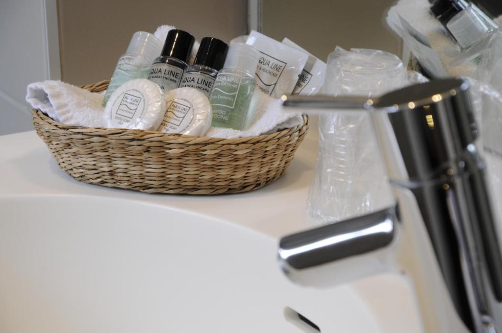 Single Room,683519808:JPEG