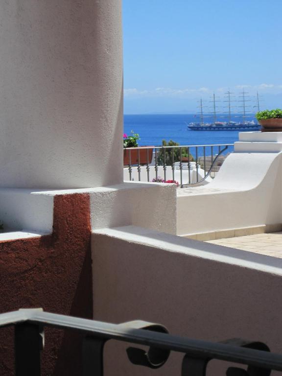 Deluxe Double Room Side Sea View