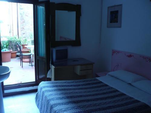 Habitación Doble con baño compartido - Anexo