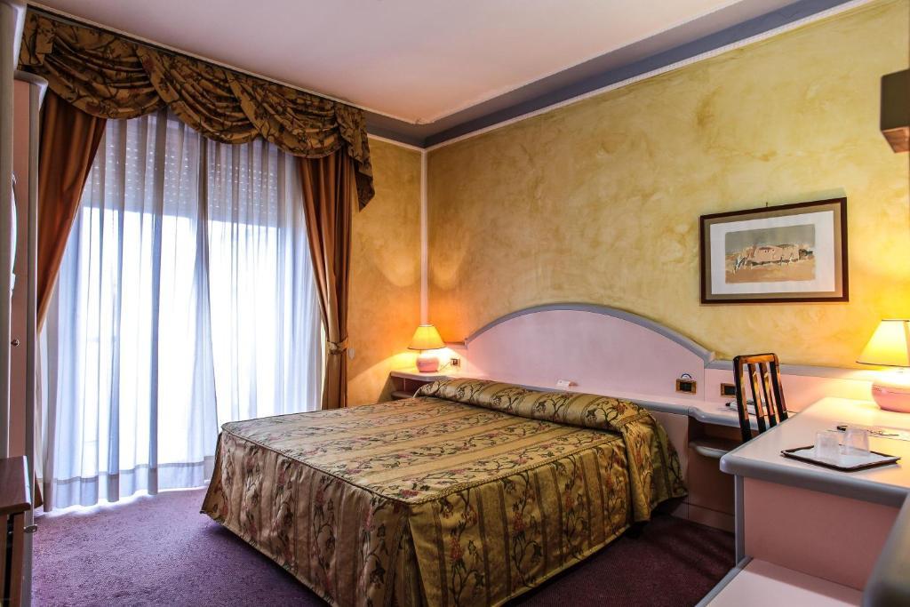 Double or Twin Room,235856301:JPEG