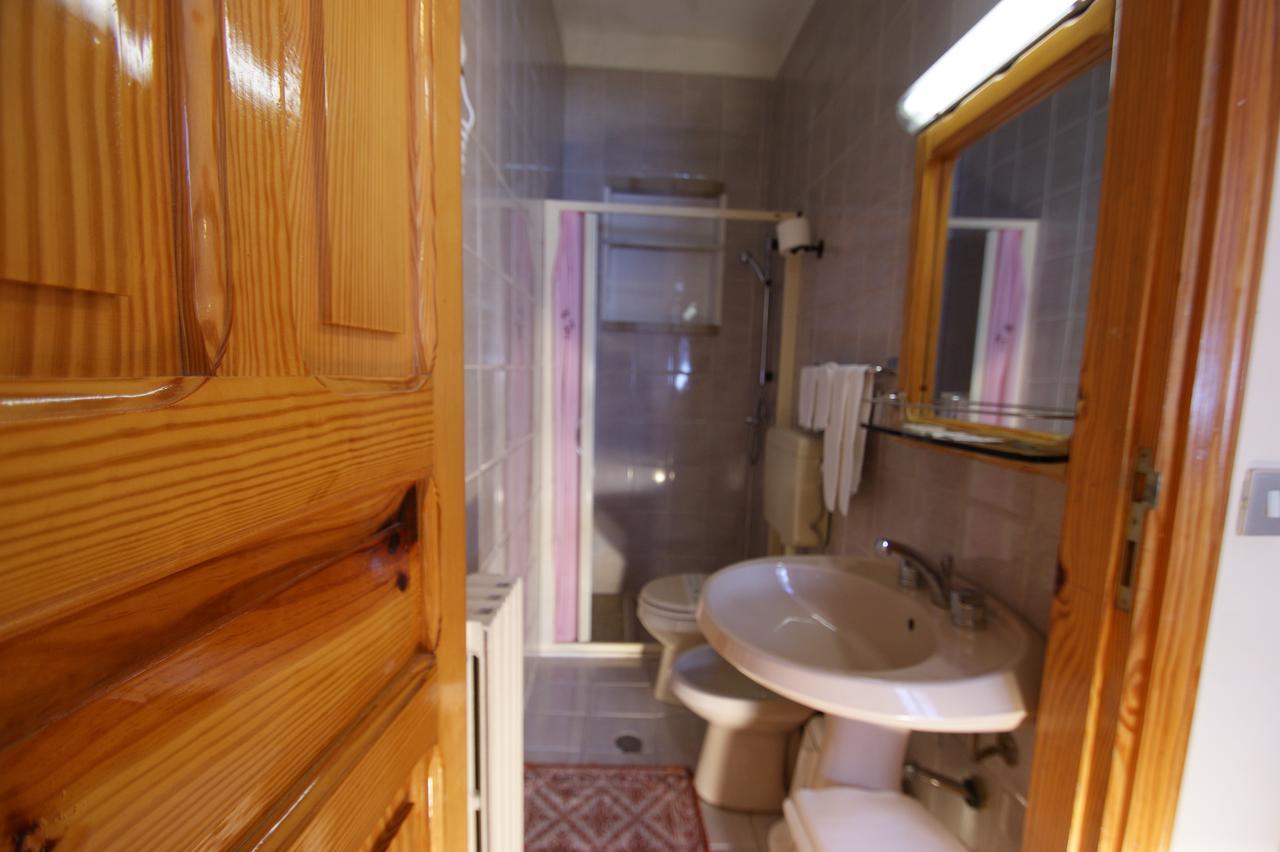 Twin Room,630195696:JPEG