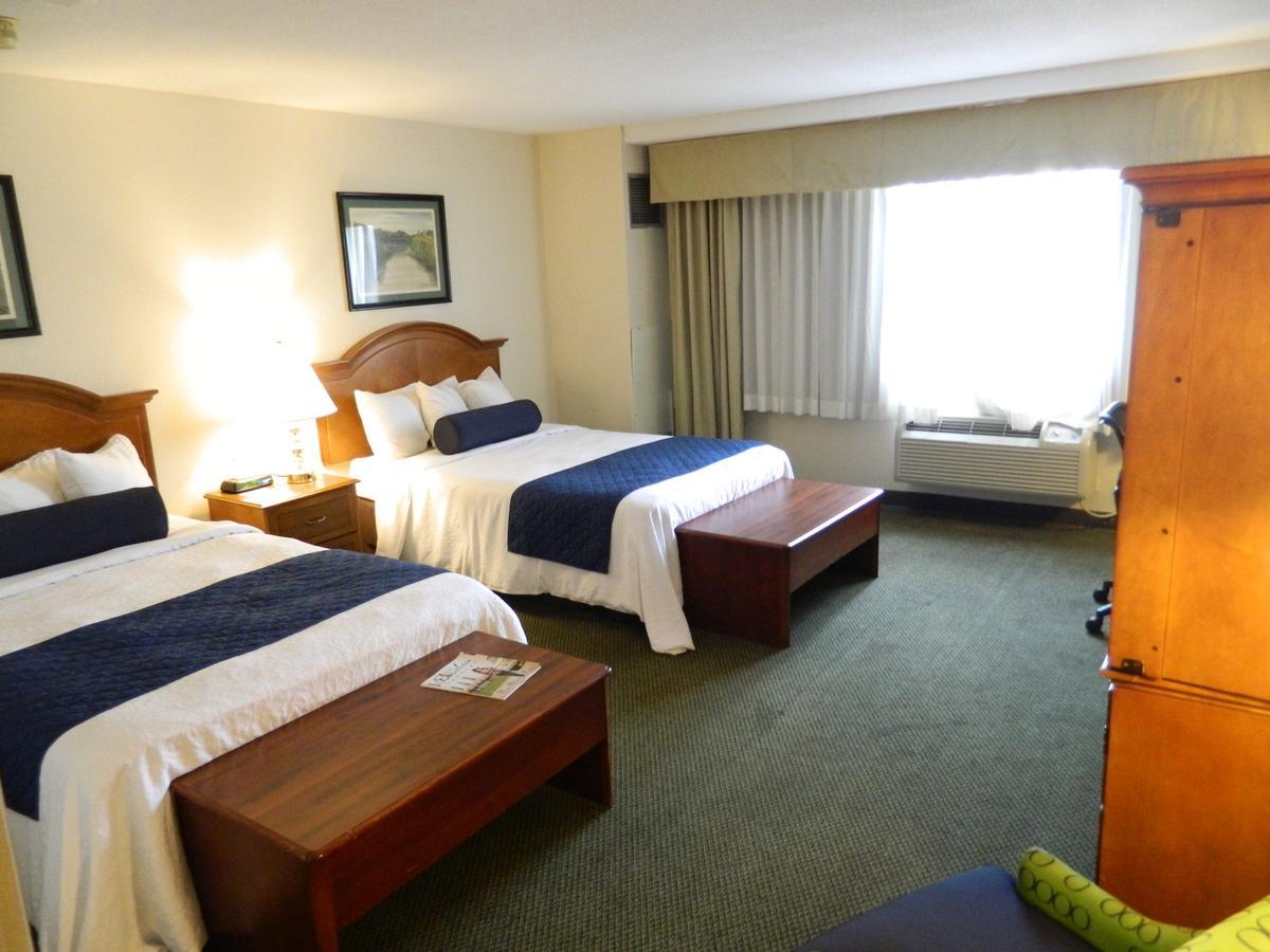Double Room with Two Double Beds - Disability Access