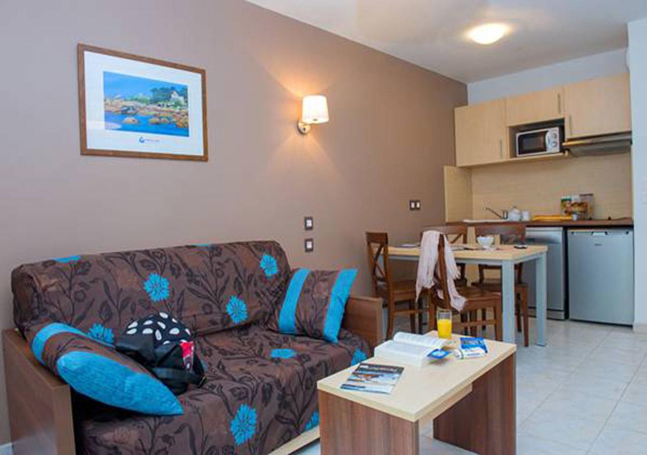 Studio Apartment