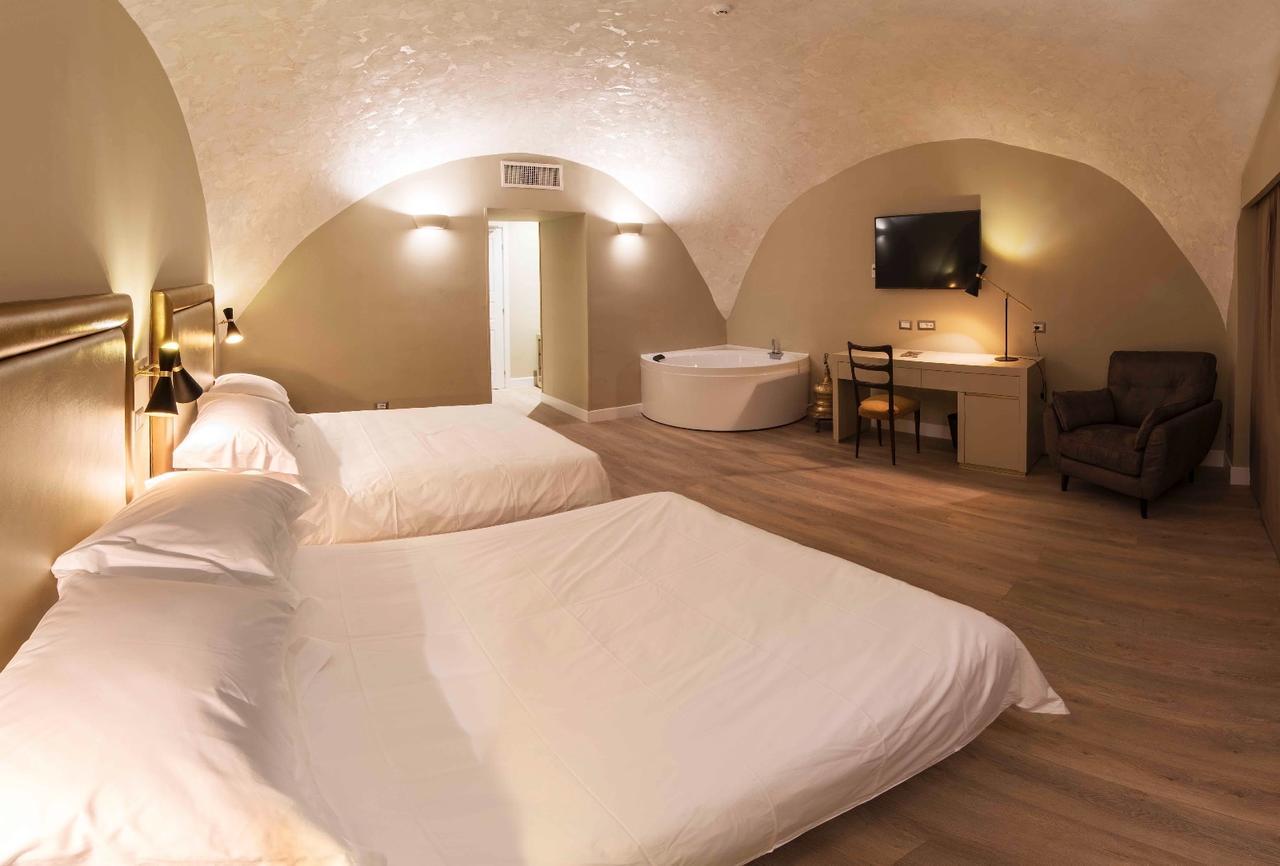 Suite Double Queen Bed