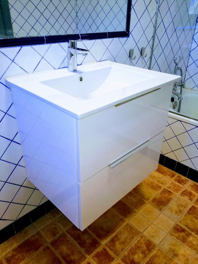 Twin Room Private Bathroom