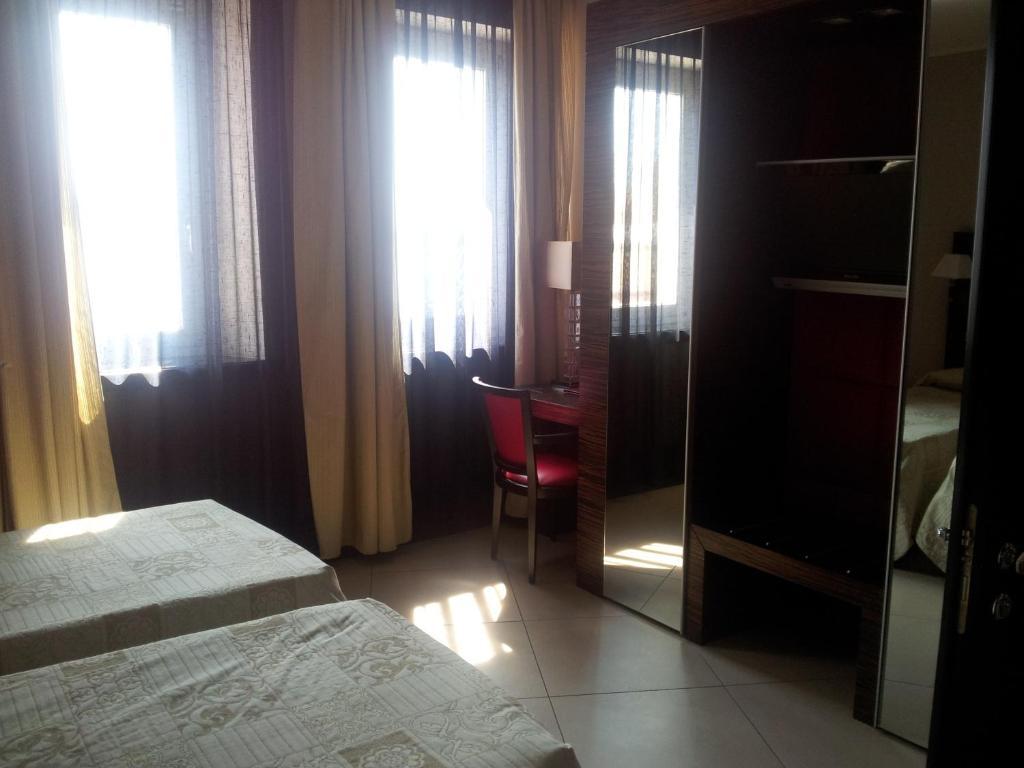 Double or Twin Room Sea View