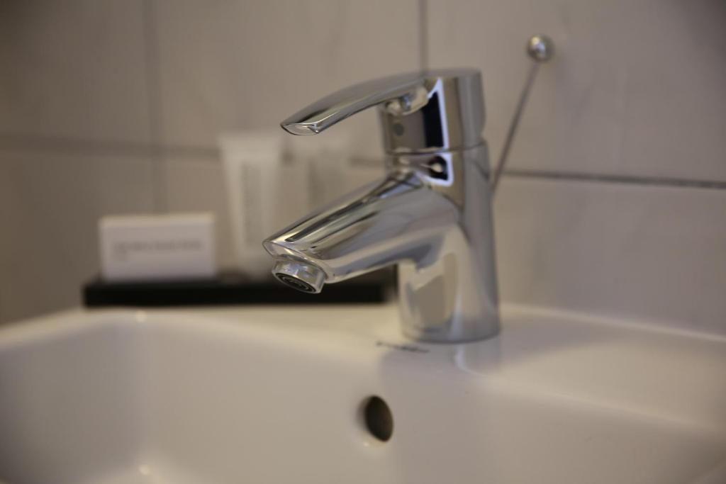 Single Room,1210129669:JPEG