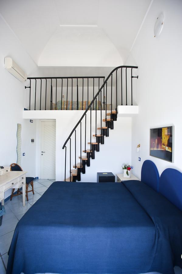 Quadruple Room Split Level