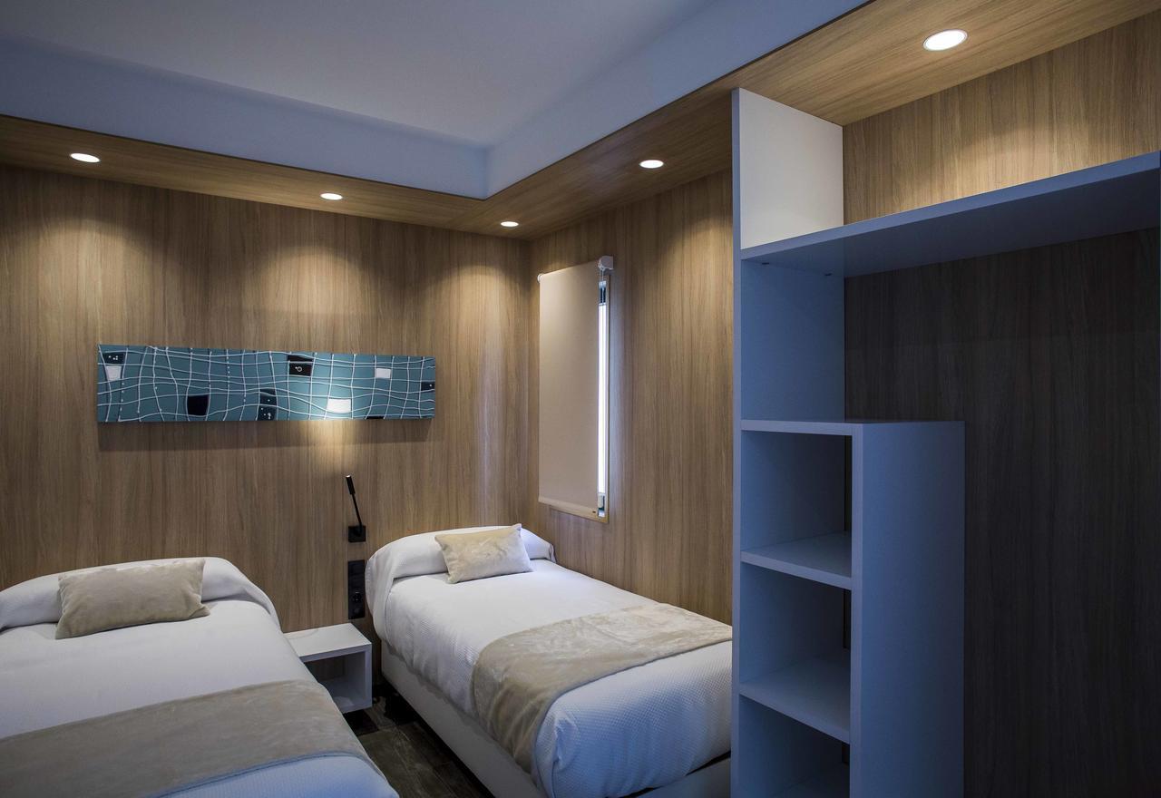 Twin Room with Private Bathroom,631301472:JPEG