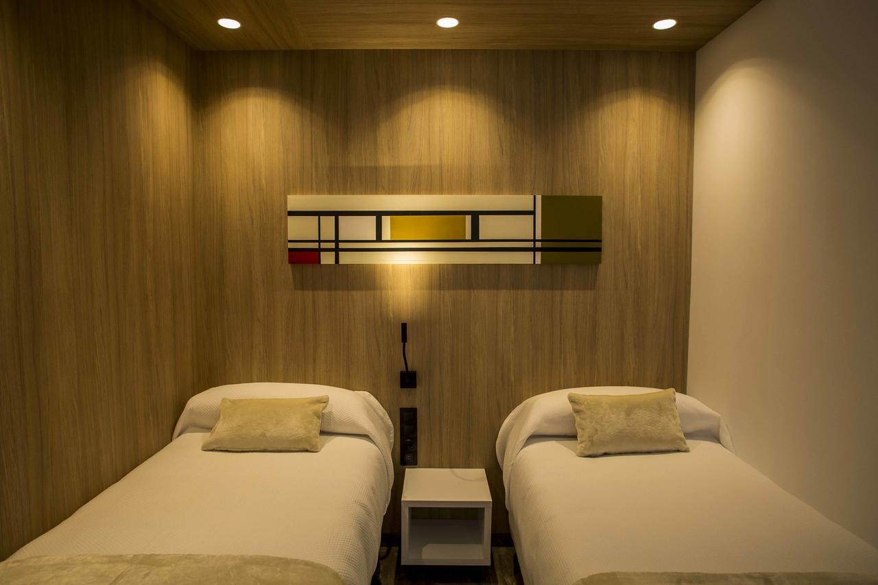 Twin Room Private Bathroom