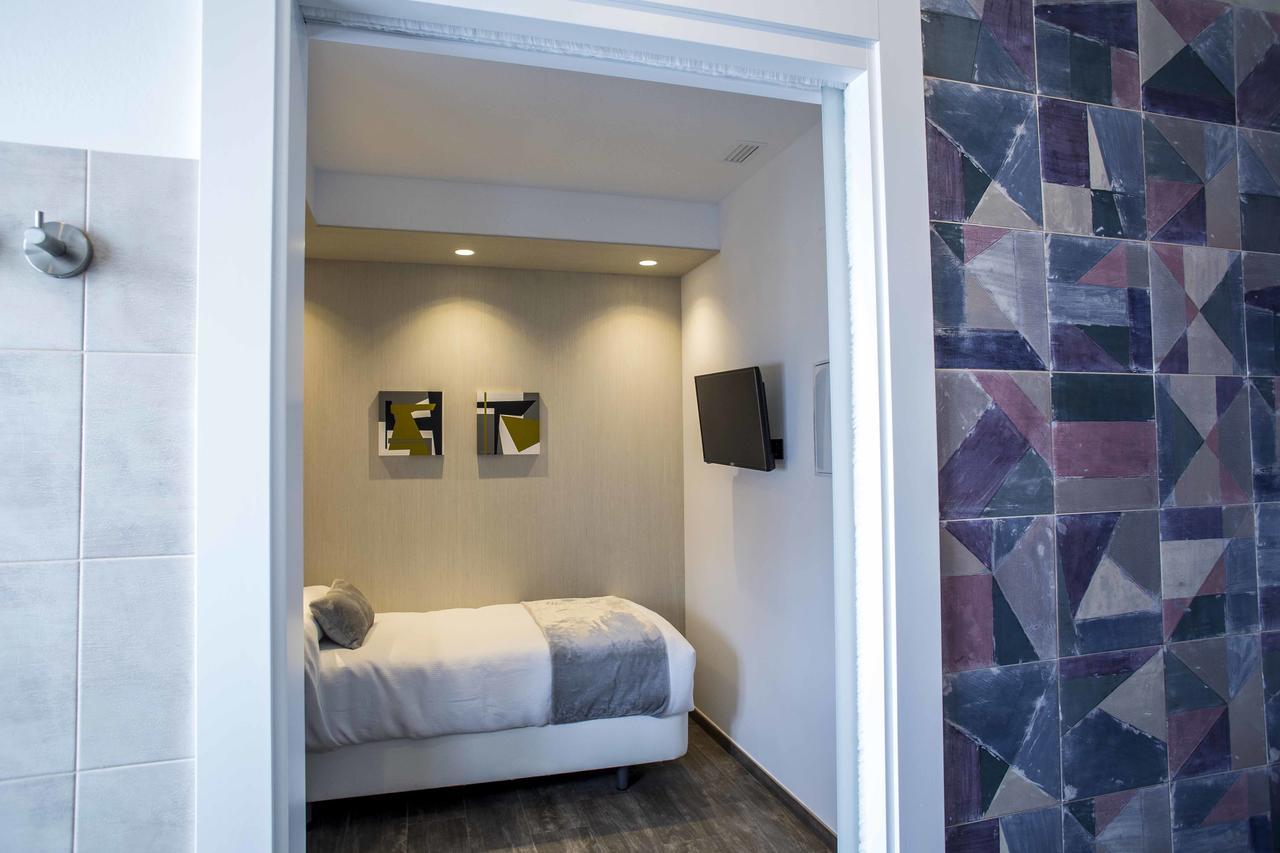 Single Room Private Bathroom