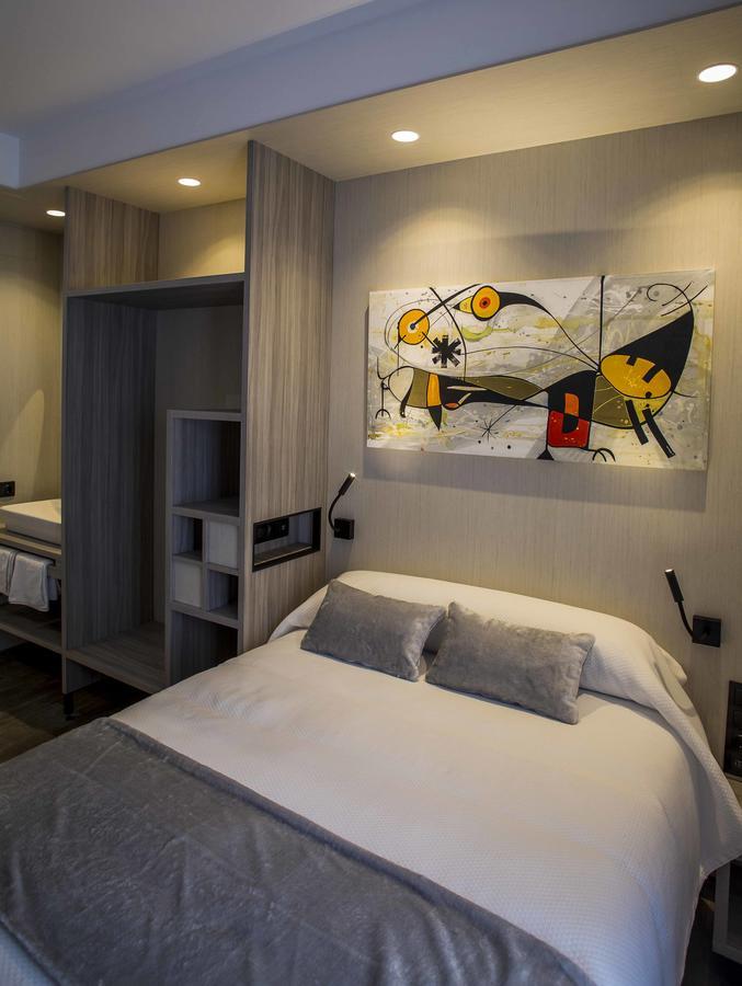 Twin Room Private Bathroom