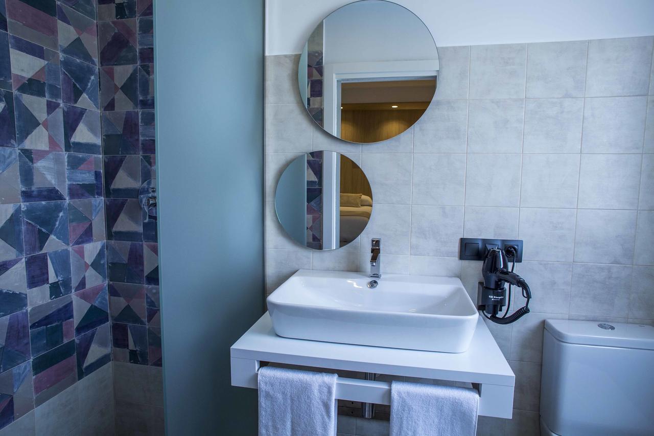 Twin Room Private Bathroom