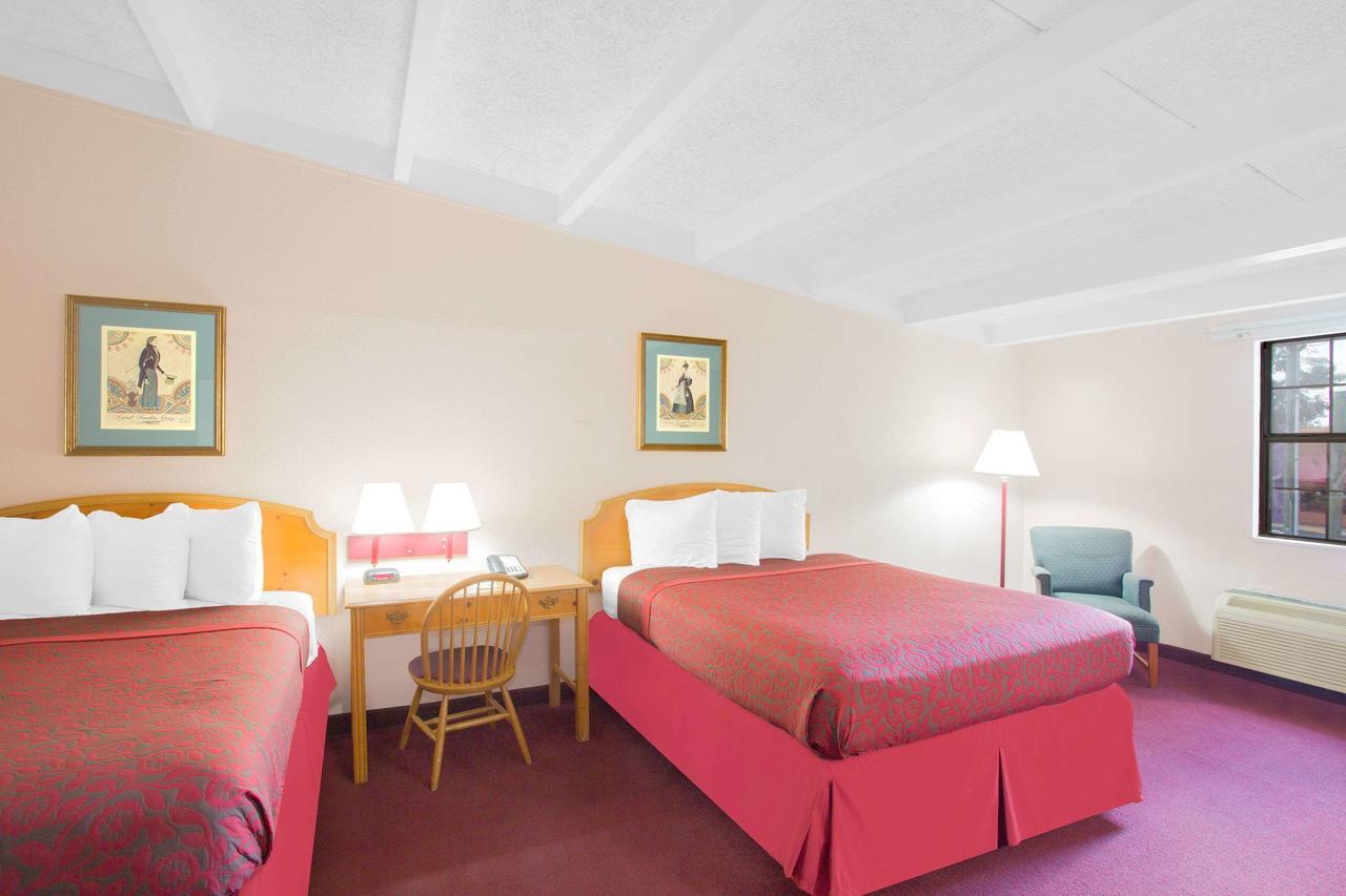 King Room - Non-Smoking