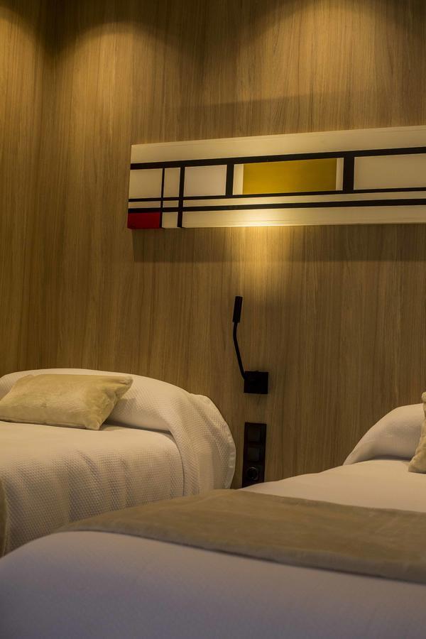 Twin Room Private Bathroom
