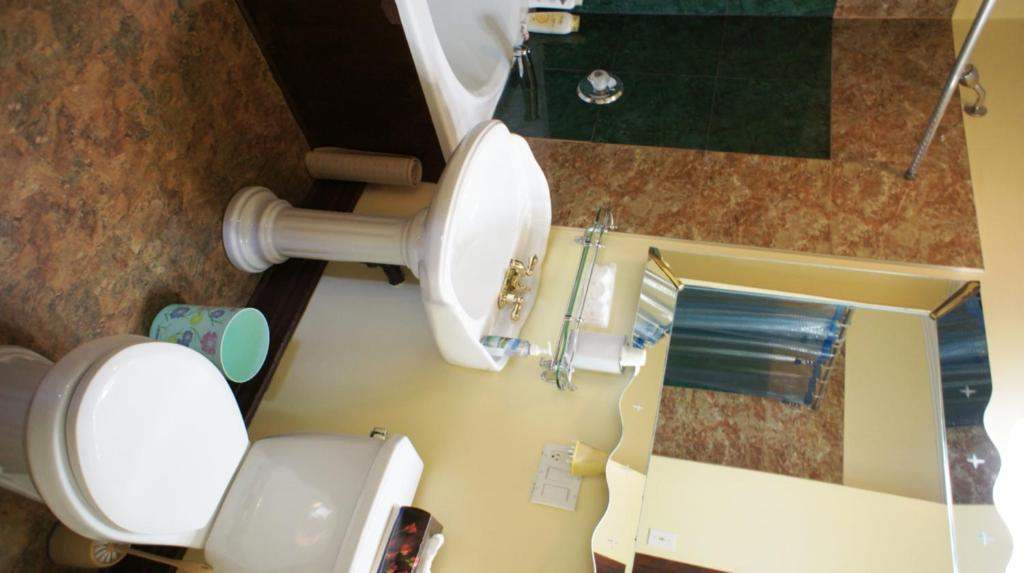 Queen Room Spa Bath