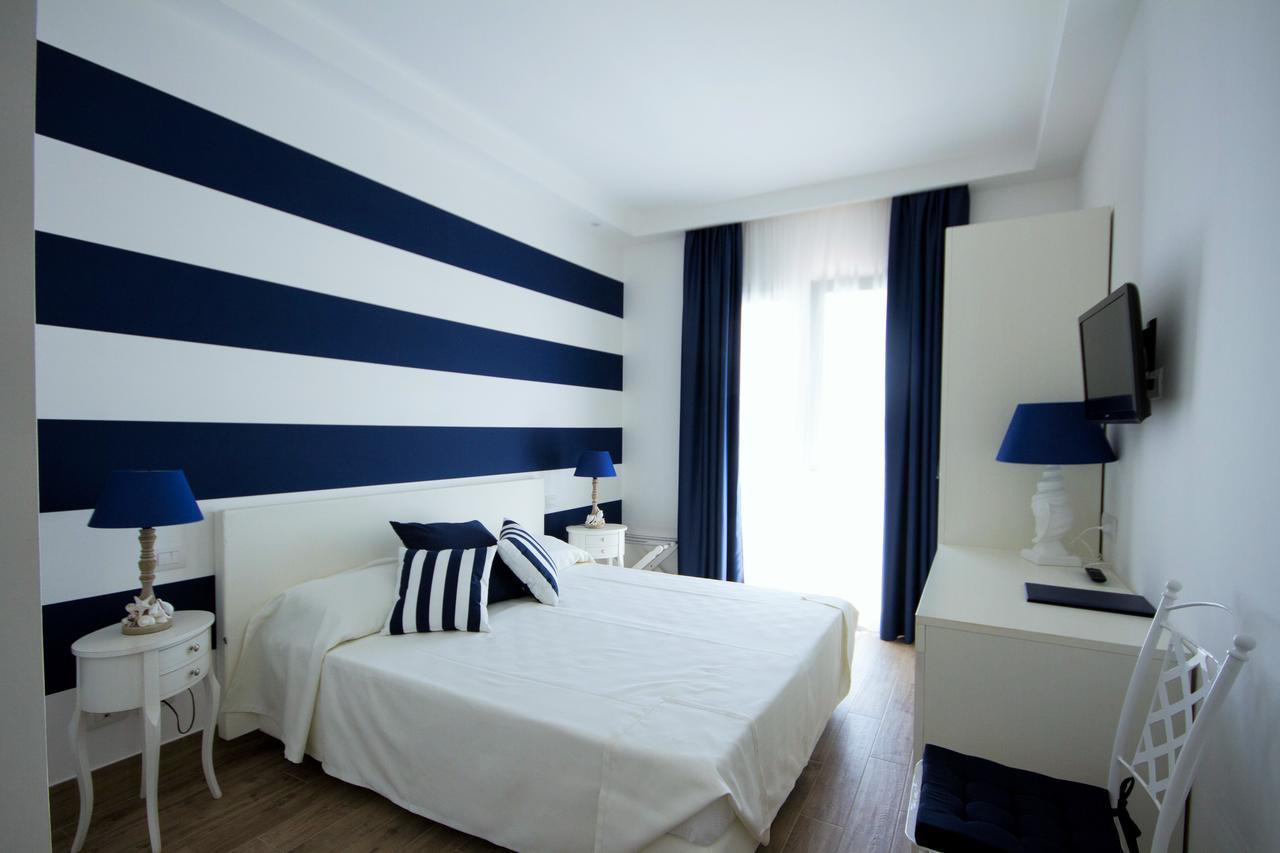 Double Room with Patio,689257563:JPEG