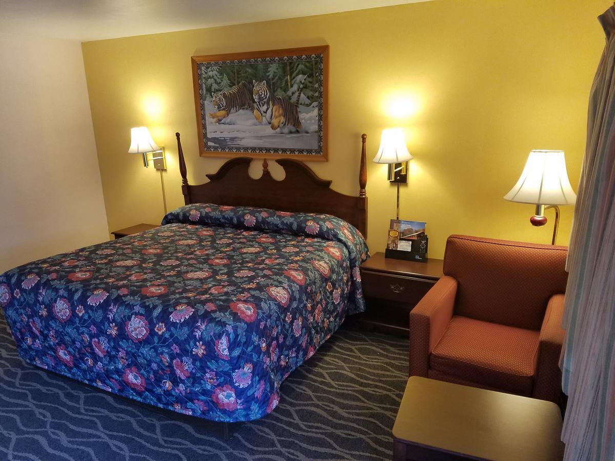 King Room - Non-Smoking